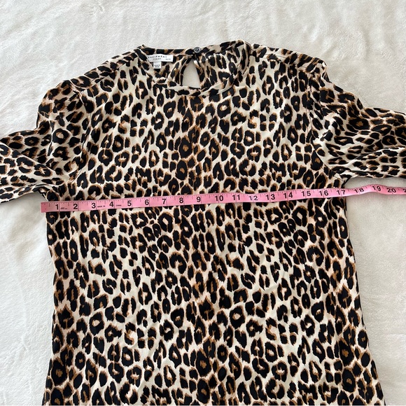 Equipment Femme Aubrey Silk Shift Dress in Natural Cheetah - Picture 6 of 8